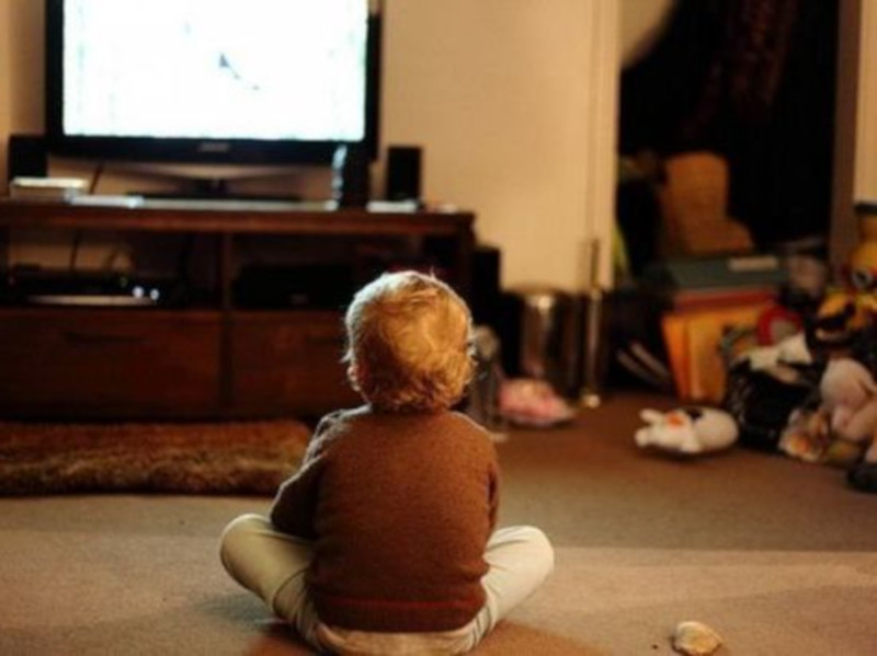 В Ясном пятилетний малыш уронил на себя телевизор