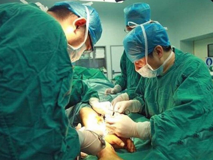 Краснодарские врачи восстановили пациентке глотку из тканей руки